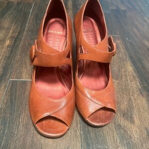 Bronx Women's Leather Peep-Toe Heels